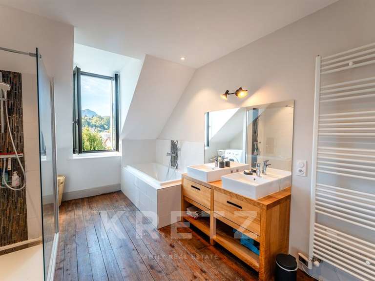 Maison Aix-les-Bains - 7 chambres - 250m²