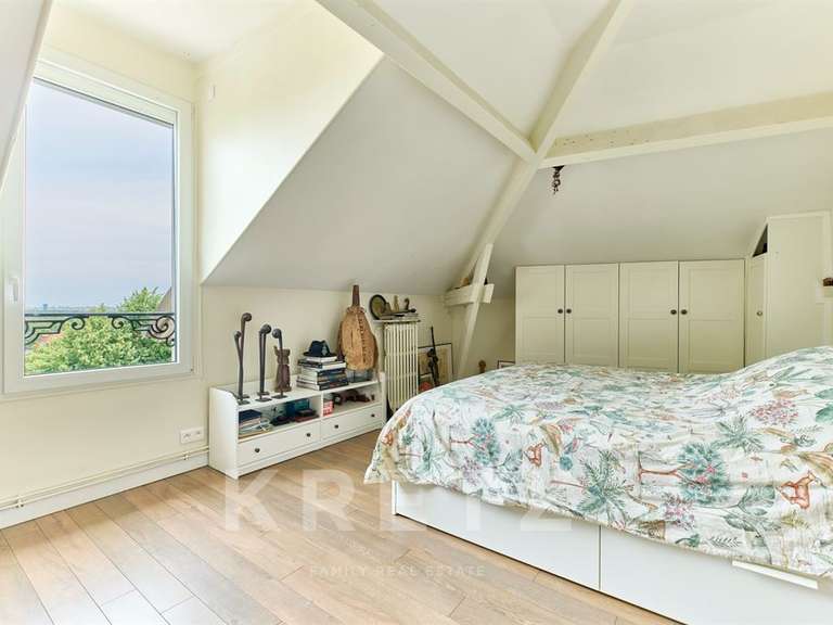 Maison Suresnes - 5 chambres - 194m²