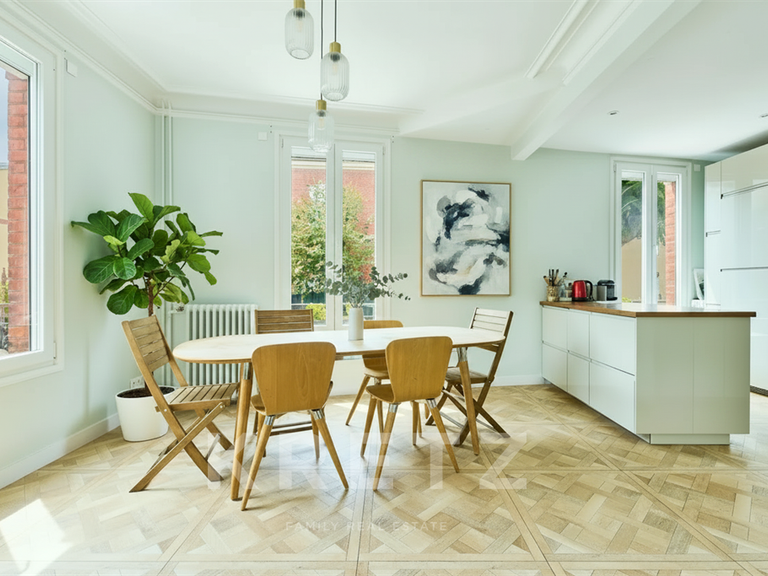 Maison Suresnes - 5 chambres - 194m²