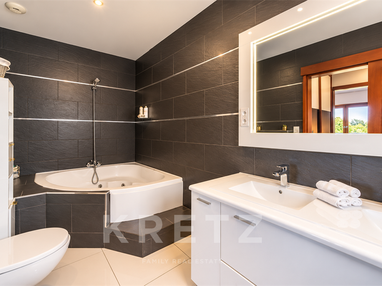 Maison Bastelicaccia - 12 chambres - 370m²