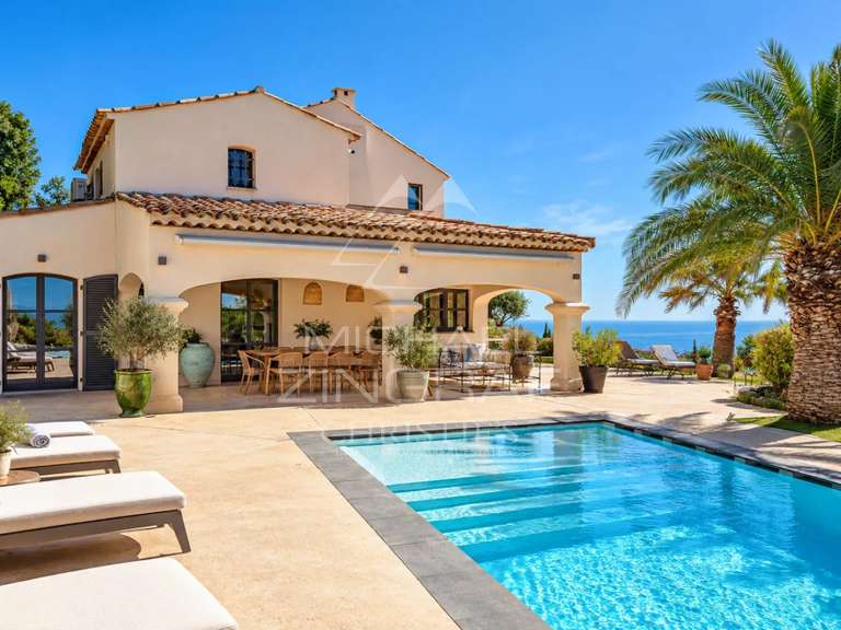 Maison Les issambres - 5 chambres - 191m²