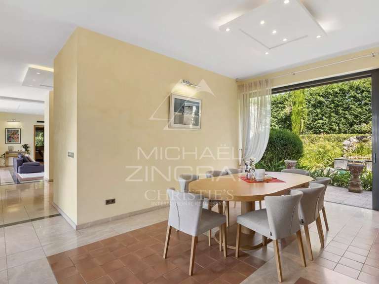 Maison Cap-d-antibes - 5 chambres - 379m²