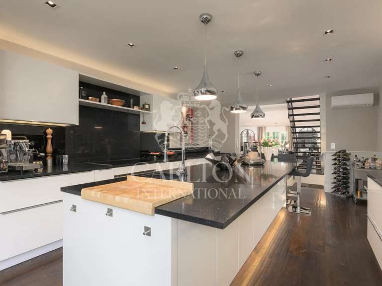 Maison Roquefort-les-Pins - 5 chambres - 400m²