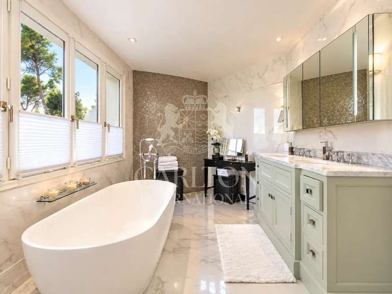 Maison Roquefort-les-Pins - 5 chambres - 400m²