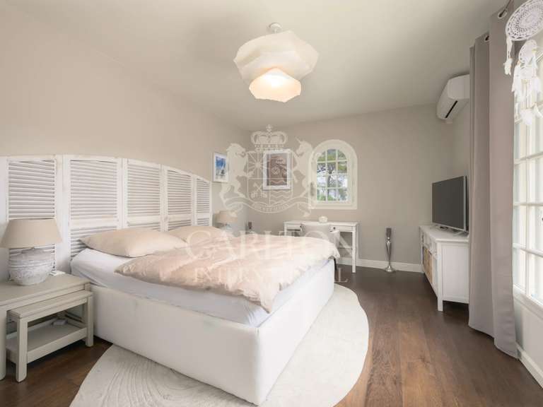 Maison Roquefort-les-Pins - 5 chambres - 400m²