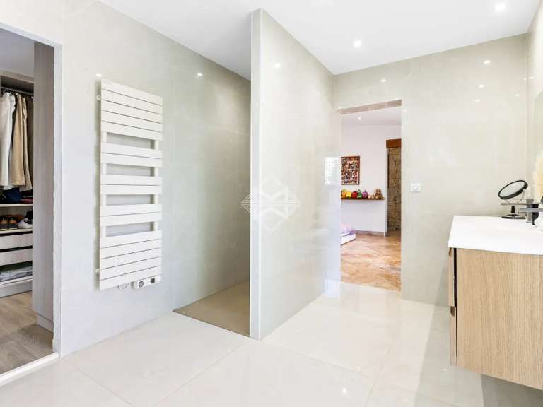 House Peymeinade - 3 bedrooms - 267m²