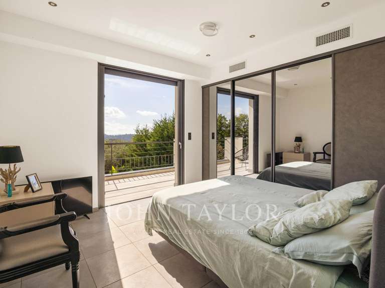 Maison Tourrettes-sur-Loup - 4 chambres - 234m²