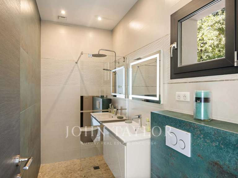 Maison Tourrettes-sur-Loup - 4 chambres - 234m²