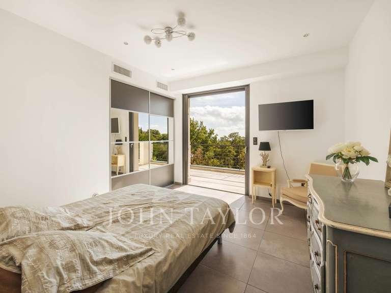 Maison Tourrettes-sur-Loup - 4 chambres - 234m²