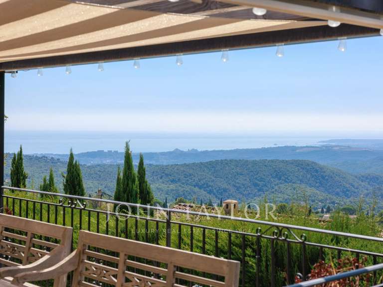 Maison Tourrettes-sur-Loup - 3 chambres - 142m²