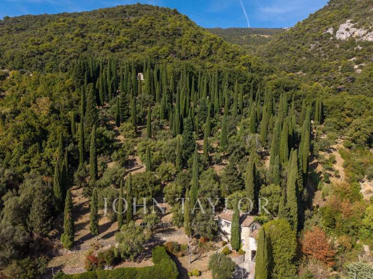 Maison Tourrettes-sur-Loup - 5 chambres - 416m²
