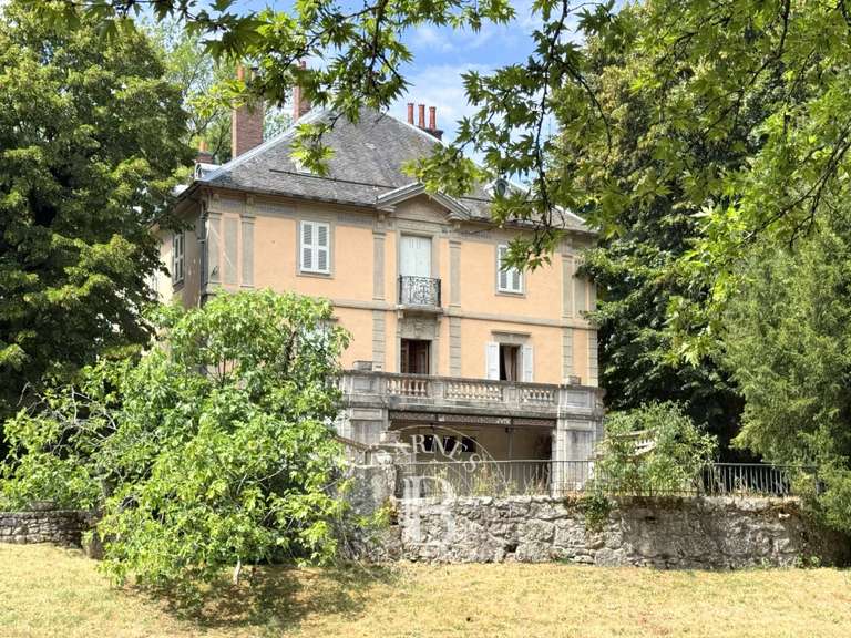 Maison Chambéry - 7 chambres - 422m²