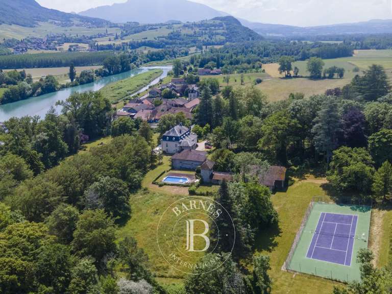 Maison Aix-les-Bains - 8 chambres - 467m²