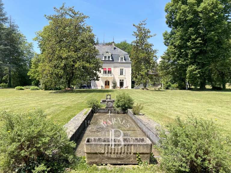 Maison Aix-les-Bains - 8 chambres - 467m²