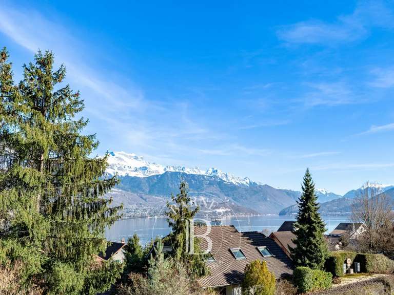 Maison Annecy - 4 chambres - 196m²