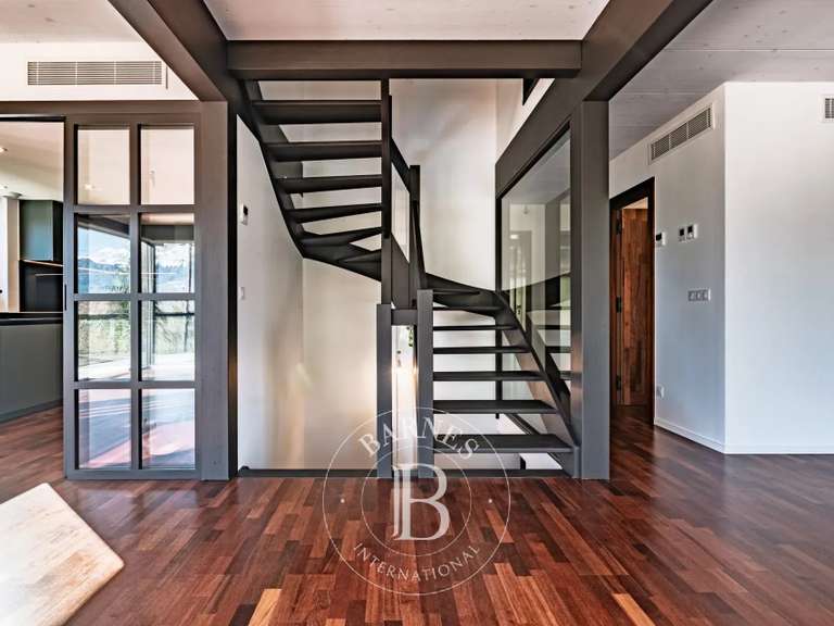 Maison Annecy - 4 chambres - 196m²