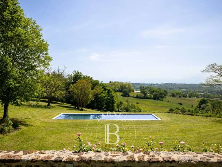 House Amou - 9 bedrooms - 517m²