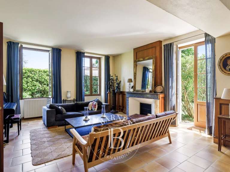 House Amou - 9 bedrooms - 517m²