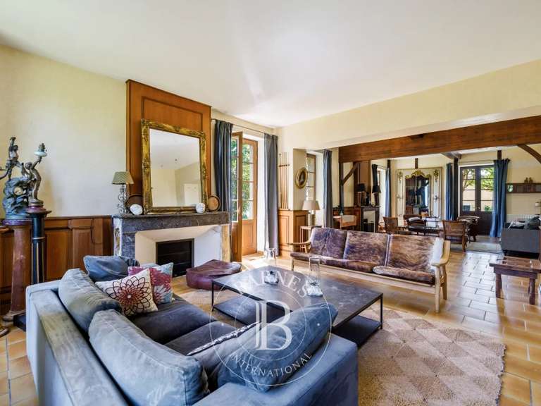 House Amou - 9 bedrooms - 517m²