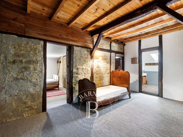 House Amou - 9 bedrooms - 517m²