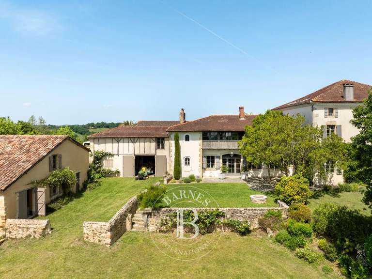 House Amou - 9 bedrooms - 517m²
