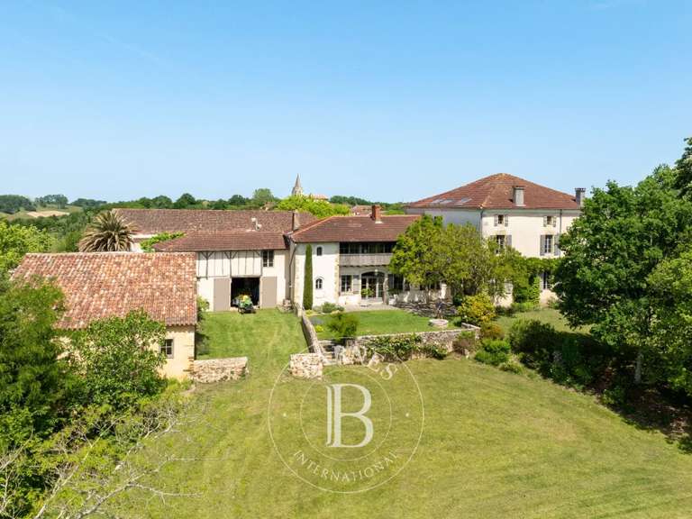 House Amou - 9 bedrooms - 517m²