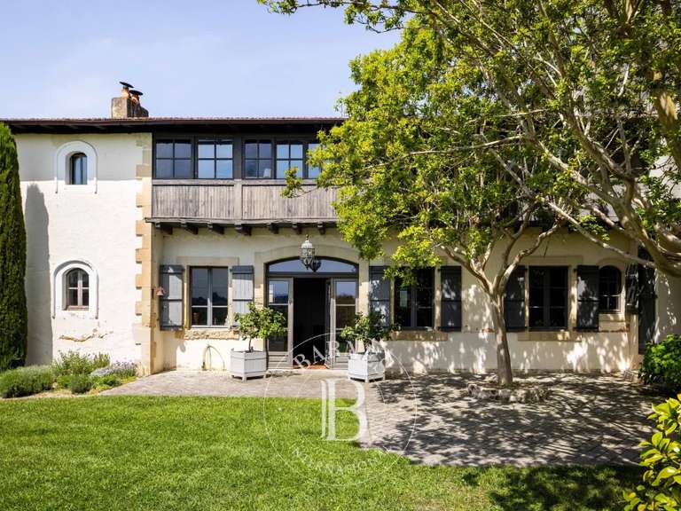 House Amou - 9 bedrooms - 517m²