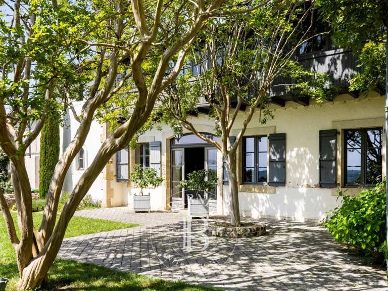 House Amou - 9 bedrooms - 517m²
