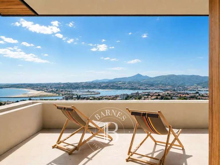 Maison Cateri - 8 chambres - 540m²