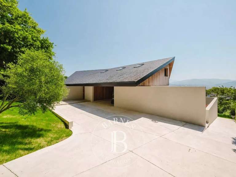 Maison Cateri - 8 chambres - 540m²