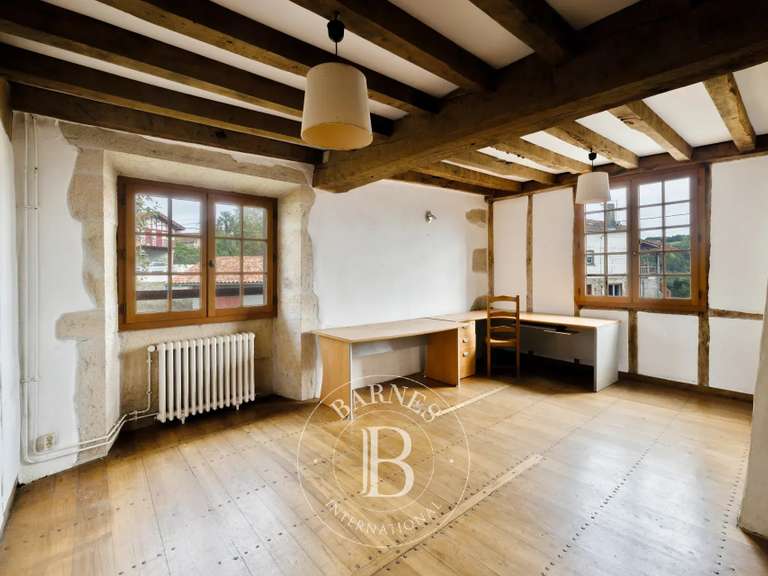 Maison Saint-Pée-sur-Nivelle - 628m²
