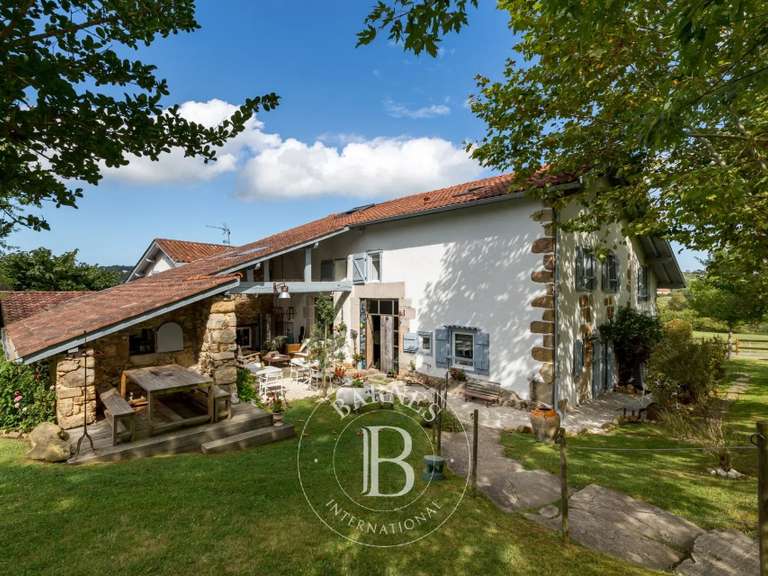 Maison Saint-Pée-sur-Nivelle - 14 chambres - 620m²