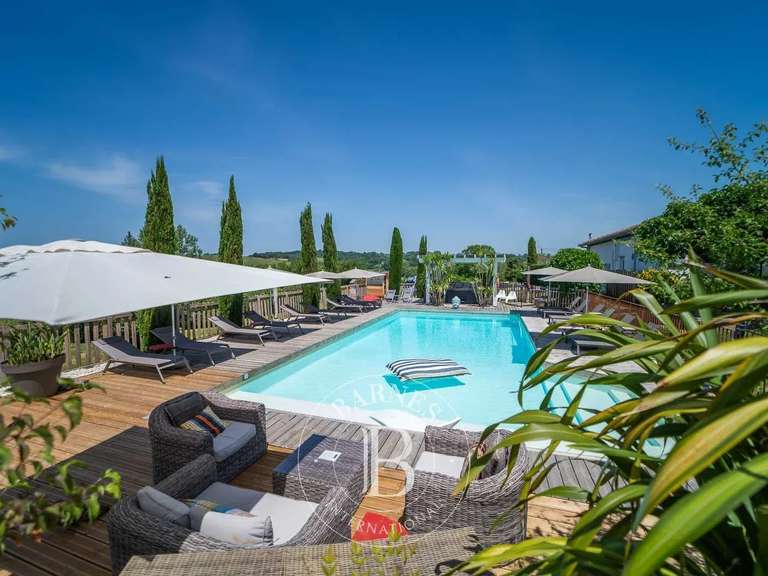 Maison Saint-Pée-sur-Nivelle - 14 chambres - 620m²