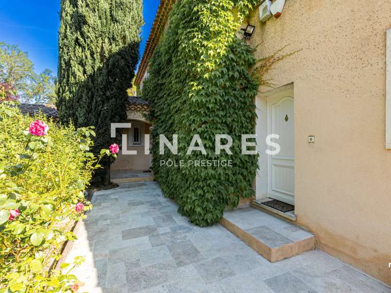 Maison Ventabren - 5 chambres - 200m²