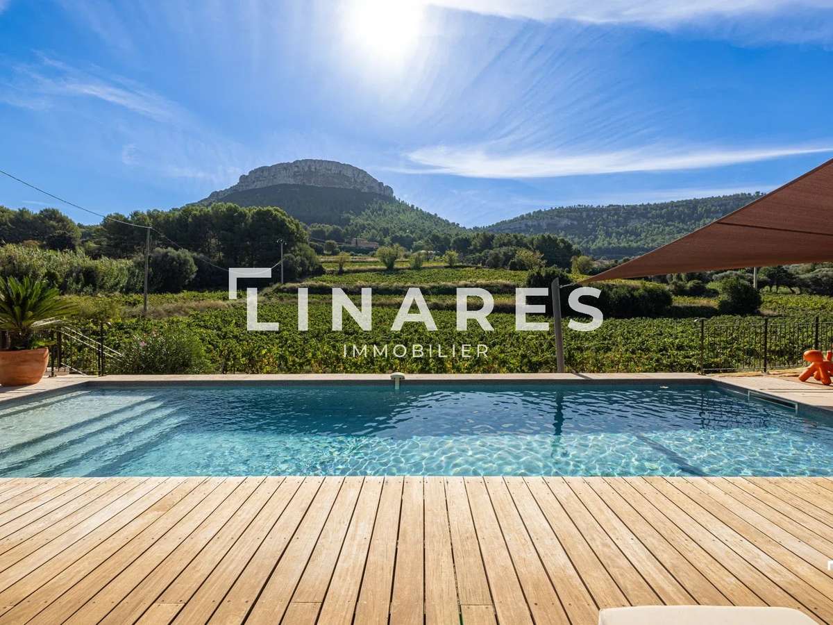House Cassis