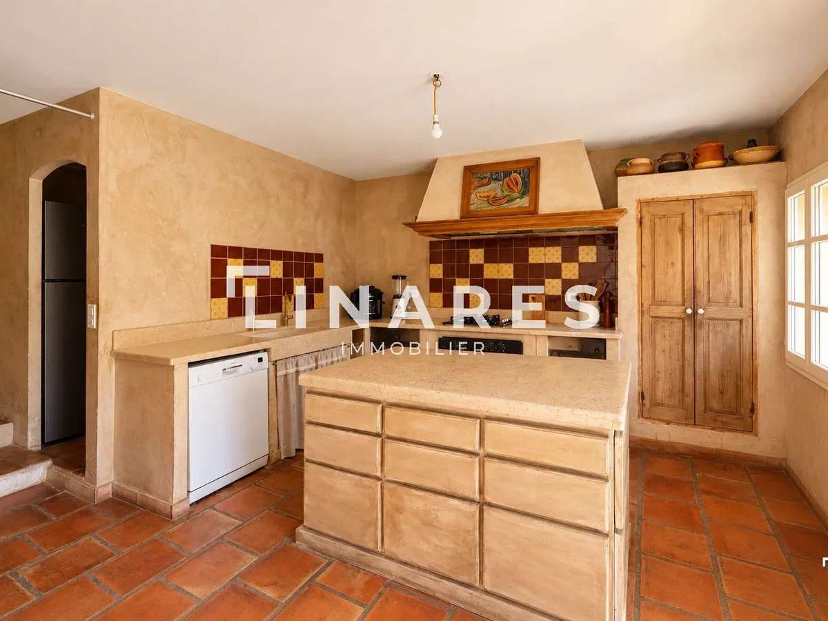 House Cassis