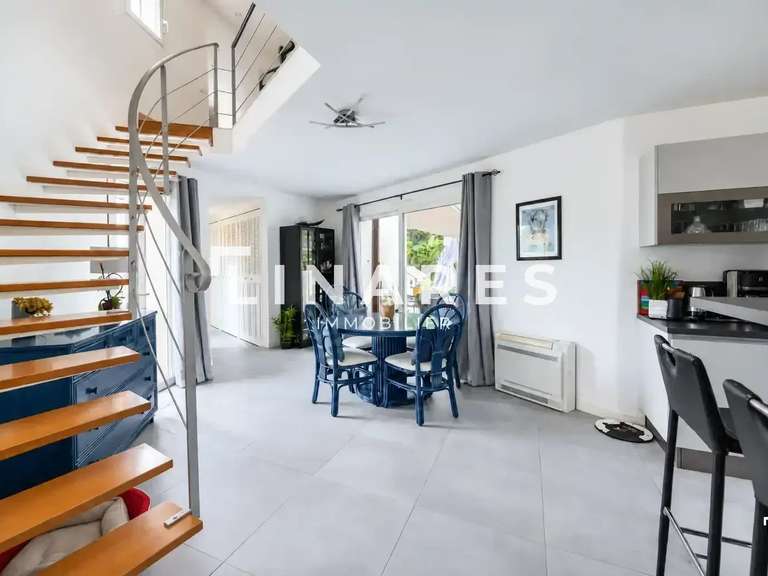 Maison Aix-en-Provence - 4 chambres - 140m²