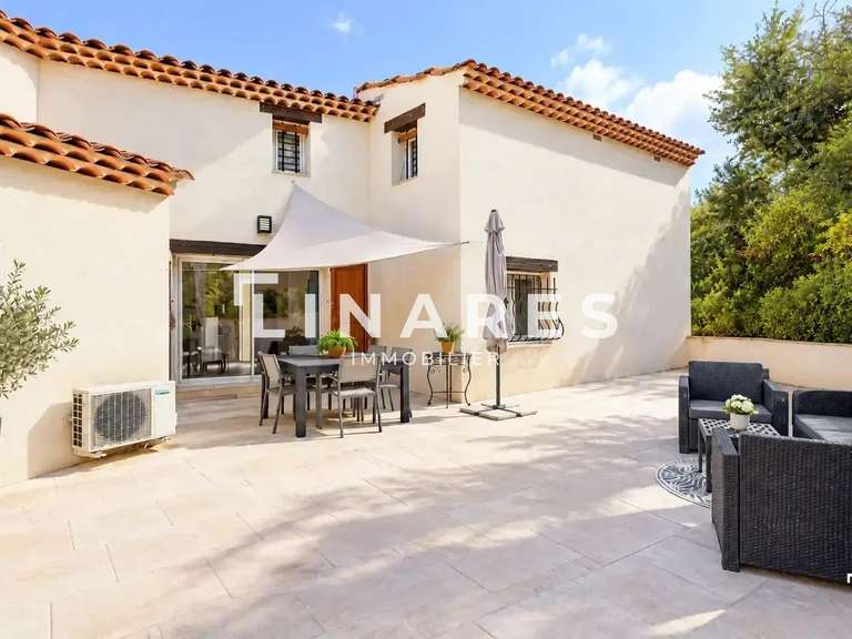 Maison Aix-en-Provence - 4 chambres - 140m²