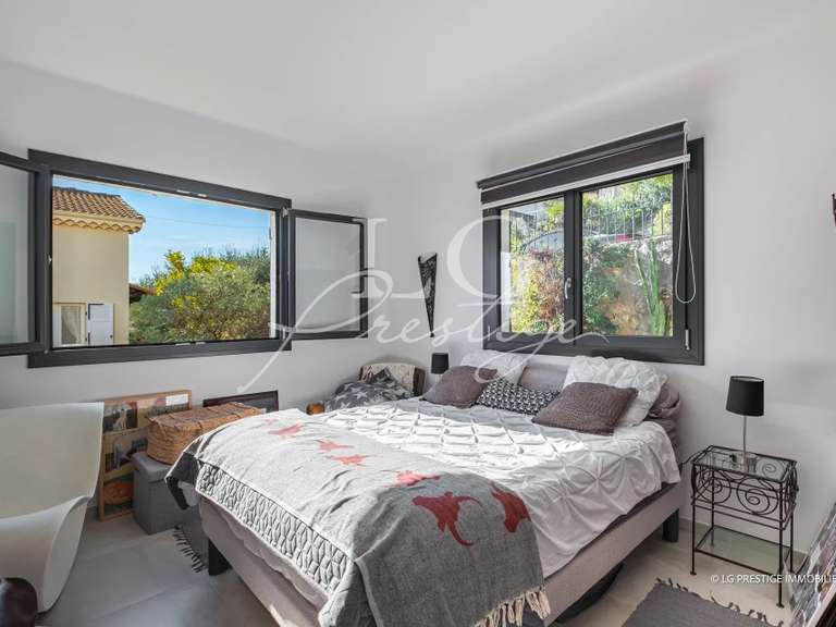 House Mandelieu-la-Napoule - 4 bedrooms - 175m²