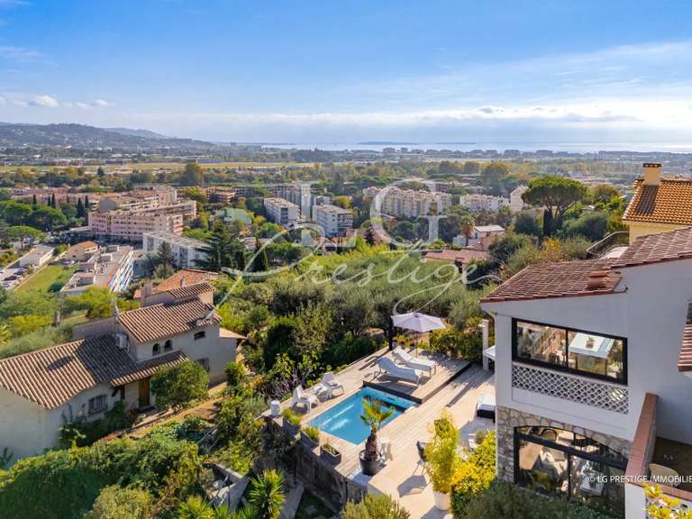 House Mandelieu-la-Napoule - 4 bedrooms - 175m²