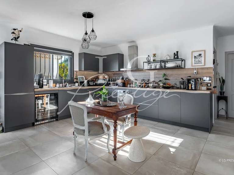 House Mandelieu-la-Napoule - 4 bedrooms - 175m²