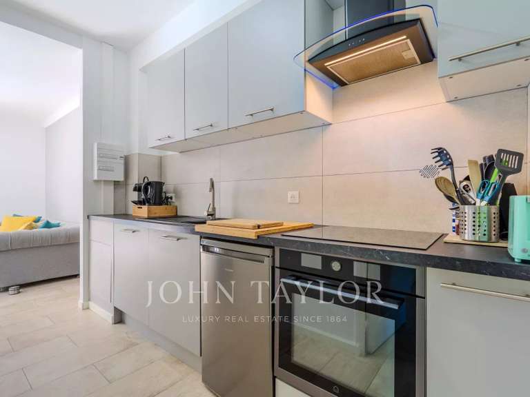 Maison Peymeinade - 8 chambres - 344m²