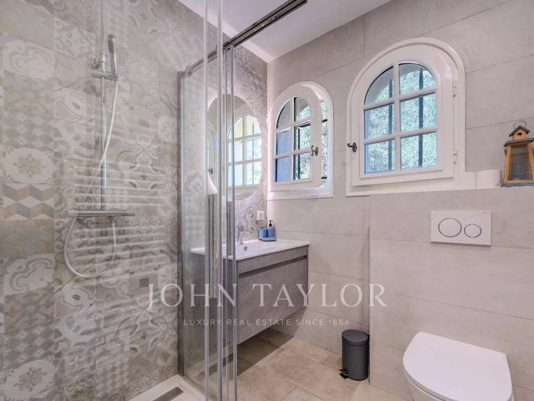Maison Peymeinade - 8 chambres - 344m²