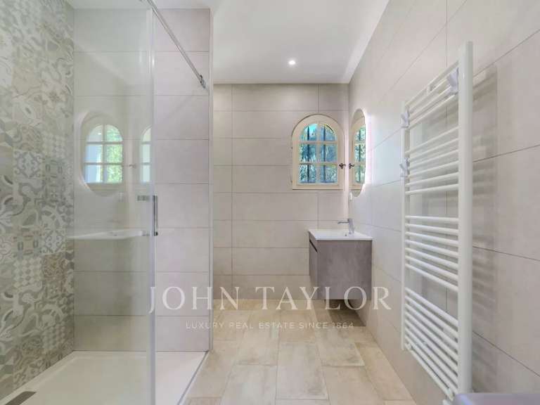 Maison Peymeinade - 8 chambres - 344m²