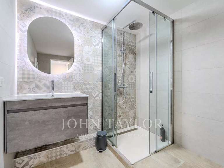 Maison Peymeinade - 8 chambres - 344m²