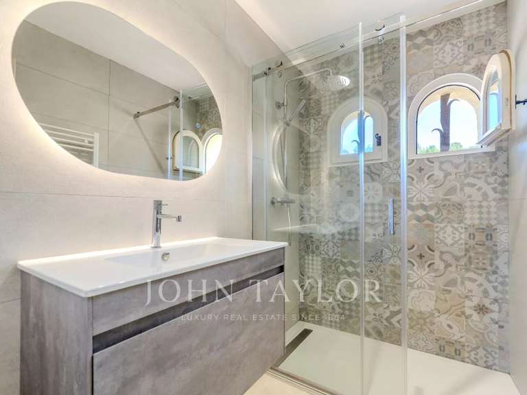 Maison Peymeinade - 8 chambres - 344m²