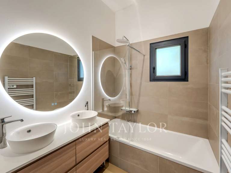Maison Roquefort-les-Pins - 2 chambres - 72m²