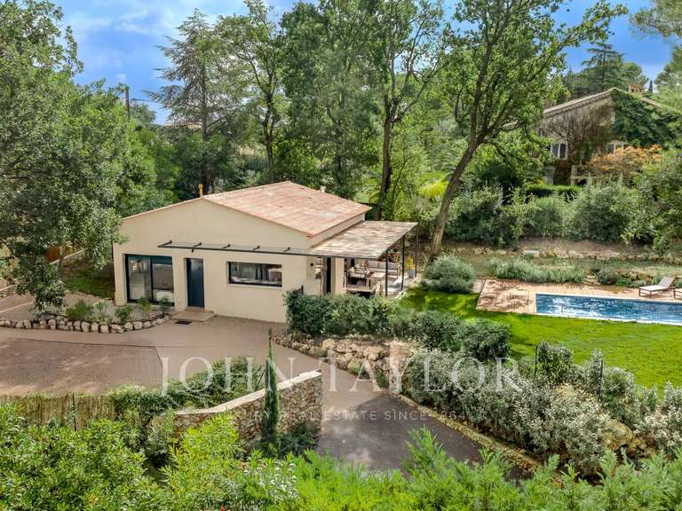 Maison Roquefort-les-Pins - 2 chambres - 72m²