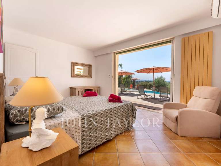 House Châteauneuf-Grasse - 5 bedrooms - 314m²