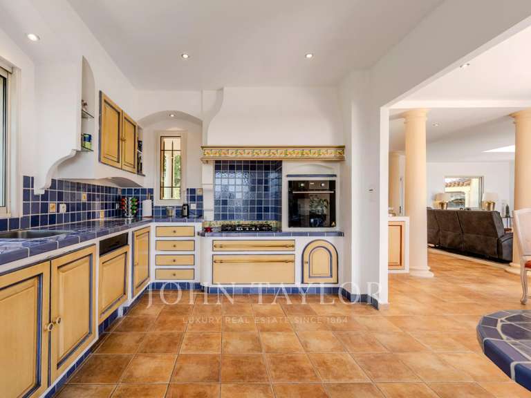 House Châteauneuf-Grasse - 5 bedrooms - 314m²